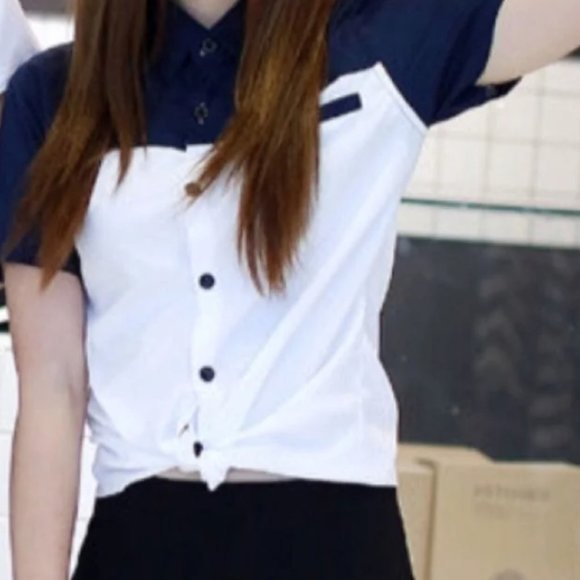 Top Bundle | Button-Up + Tank - Picture 2 of 10